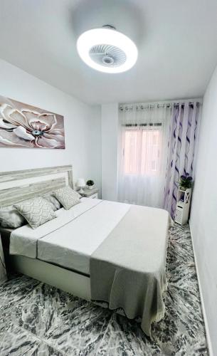 Stylish 1-Bed Apt, Walk to Beach & Amenities
