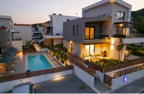 Πισίνα στο ή κοντά στο Diamond A1 Luxury Inn