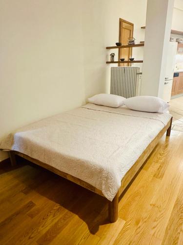 Sem Athens House -entire 70m2 house-