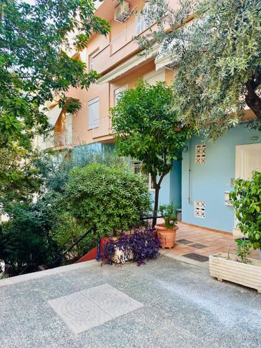 Sem Athens House -entire 70m2 house-