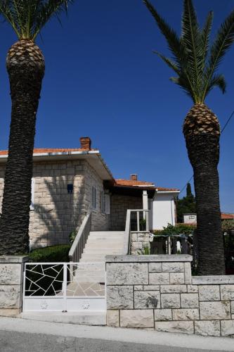 A apartment with terrace 1 min walk to the beach