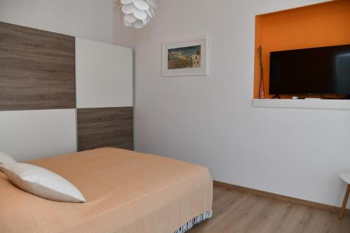 A 1 apartment w terrace 1 min walk to the beach