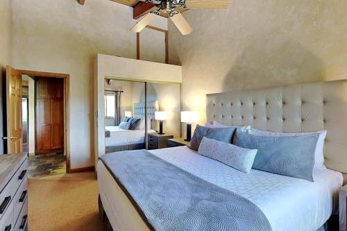 Timberline Condominiums 1 Bedroom plus Loft Deluxe Unit A3C photo 2