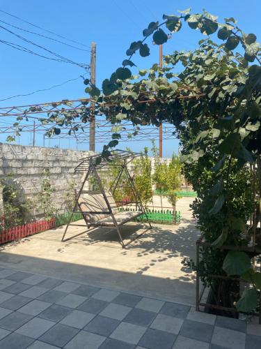 Сад в Khazri Qonaq evi / Guest House