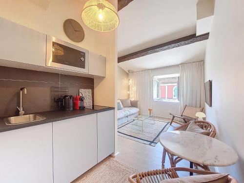 Nestor&Jeeves - BEIGE RIVIERA - Standing suite
