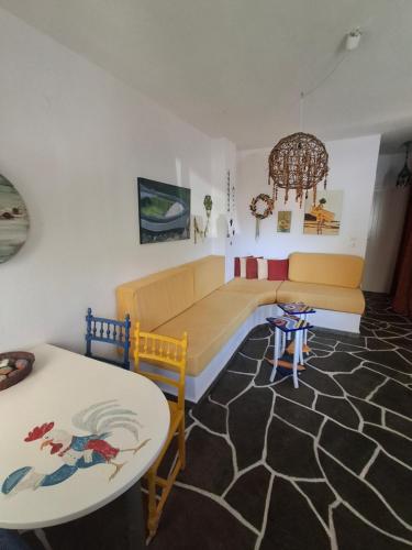 Ruang duduk di Summer apartment, Kalamitsi, Chalkidiki