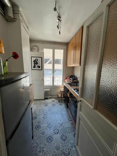Bright charming 2 bedrooms apartment near Bastille