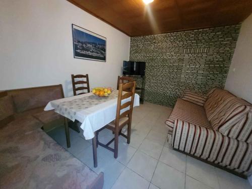 Apartment in Novi Vinodolski 15381