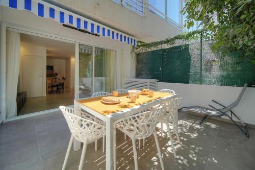 Modern 3BR with Patio, Walk to Beach and Croisette