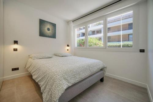 Modern 3BR with Patio, Walk to Beach and Croisette