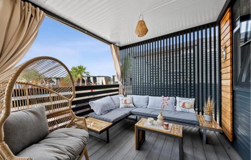 Istumisnurk majutusasutuses Awesome Home In Pirovac With Swimming Pool