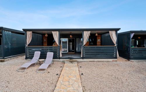 Hoone, kus puhkemaja asub