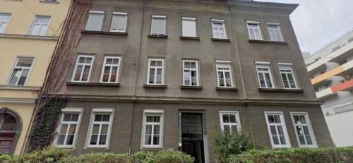 Bright & Spacious Stay in Graz
