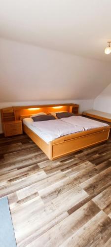 Postel nebo postele na pokoji v ubytování Ferienwohnung am Bach