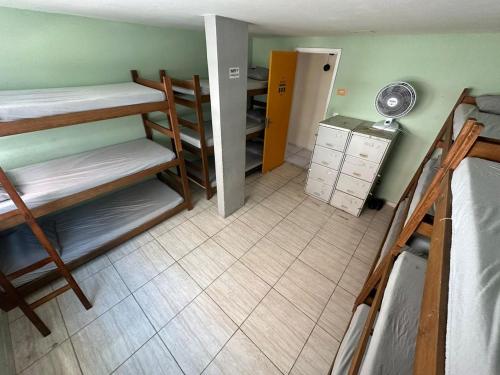 Giường trong phòng chung tại Hostel mundo