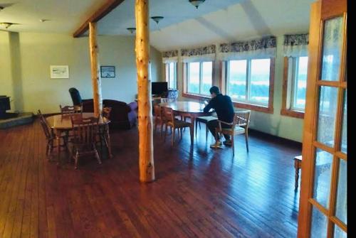 Εστιατόριο ή άλλο μέρος για φαγητό στο Wildberry Lodge near St Anthony