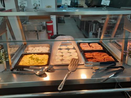 Eten bij of ergens in de buurt van het hotel

