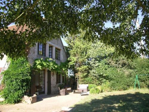 Grande maison avec cheminée et jardin à Bressolles - FR-1-489-576
