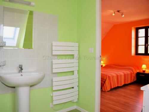Gallery image of Charmant Gîte Familial proche du Lac de Chemillé-sur-Indrois, 3 Ch, Jardin, Activités, Châteaux. - FR-1-381-375 in Chemillé-sur-Indrois