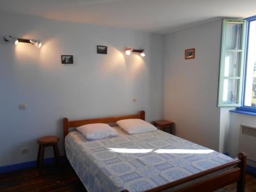 Photo de la galerie de l'établissement Gîte familial tout confort avec jardin et loisirs à proximité, idéal pour 12-14 pers. - FR-1-489-340, à La Chabanne