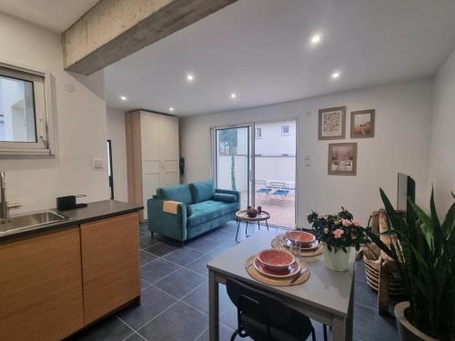 Gîte cosy pour 2 à Montrond-les-Bains avec parking privatif - FR-1-496-342