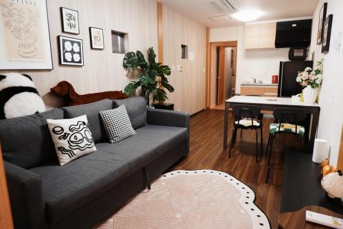 Anhe House Cute Character Style Entire House for 8 Near Public Transport 6 min Walk &2 Baths 2 Toilets Family Friendly