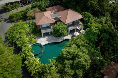 Kolam renang di atau dekat dengan Noku Phuket