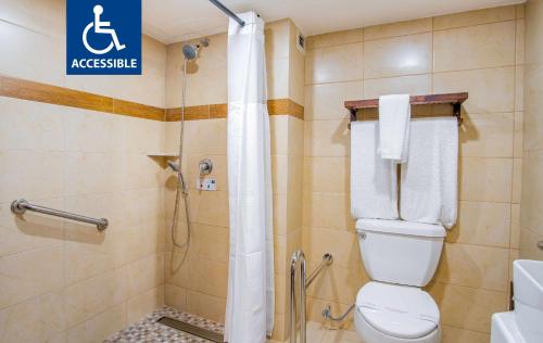 Puerto Nuevo Baja Hotel & Villasにあるバスルーム
