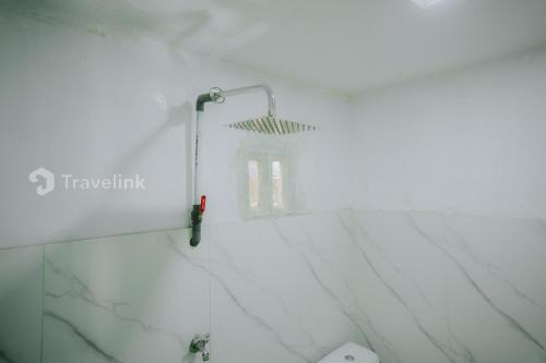 Bilik mandi di Flamboyan Cabin By Travelink