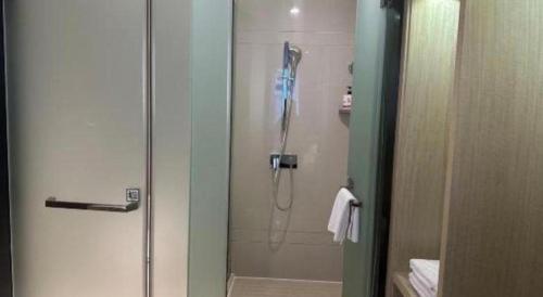 Bilik mandi di Echarm Hotel Liuzhou High-speed Railway Station