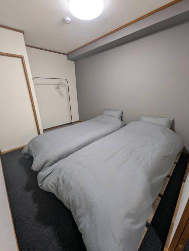 Doggo Inn ベッド4台でゆったり宿泊 新潟駅徒歩7分 コンビニ徒歩1分 ペットと泊まれる宿