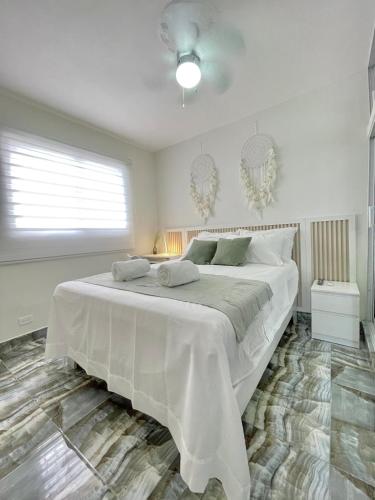 Postel nebo postele na pokoji v ubytování Deluxe house central