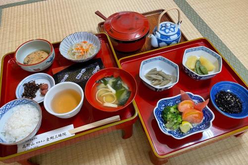 Makanan di atau berdekatan ryokan