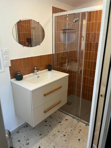 Photo de la galerie de l'établissement Escapade en Provence - Villa cosy avec jardin et piscine, à Gréoux-les-Bains