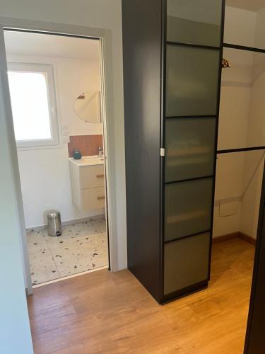 Photo de la galerie de l'établissement Escapade en Provence - Villa cosy avec jardin et piscine, à Gréoux-les-Bains