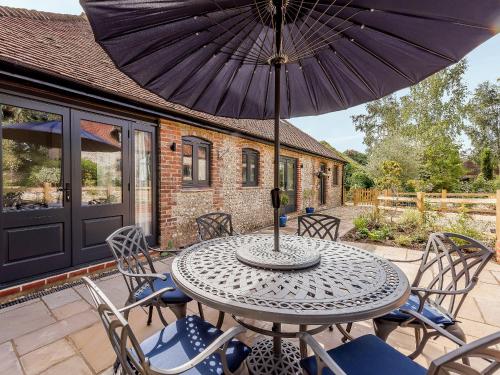 Κήπος έξω από το The Lodge At Oldbury Barns
