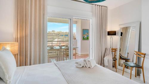 Chic corner at puerto banus