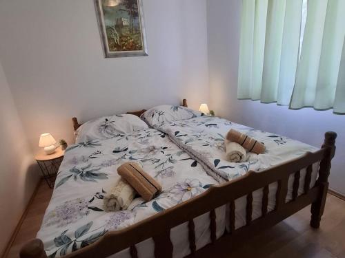 Apartments Luka & Leona - Two Bedroom Apartment with Balcony Luka