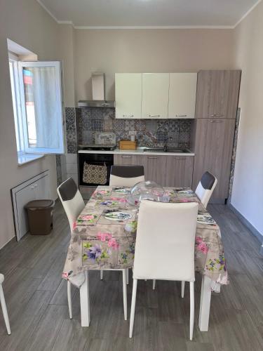 Kuchyň nebo kuchyňský kout v ubytování Casa vacanze La Fenice