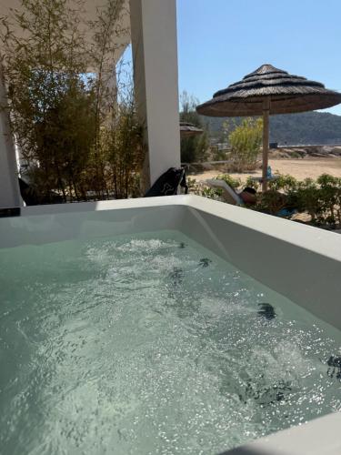 Бассейн в Marina Bay Sea Relais или поблизости
