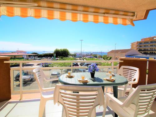 Apartamento cómodo frente al puerto para 6 personas - ES-258-1