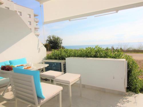 Estudio acogedor con terraza y parking incluido - ES-258-33