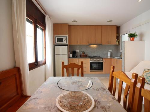 Appartement central à Roses, à 300m de la plage avec terrasse solarium et climatisation