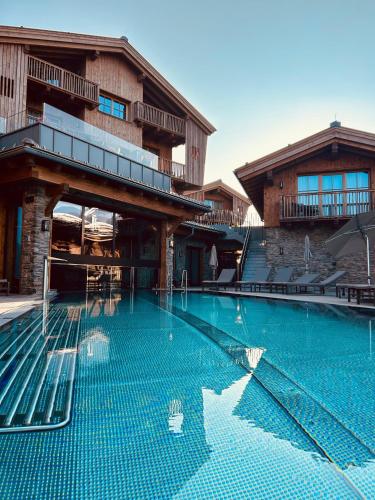 CHALET VILLAGE ZAGLGUT, Air-Conditioned Chalets with Fantastic Panoramic Views, Wellness & Summer Card Included photo 2
