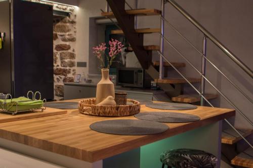 ナフパクトスにあるΒΙΛΛΑ ΤΟ ΠΕΤΡΙΝΟ stone bild villa full equipmentのギャラリーの写真
