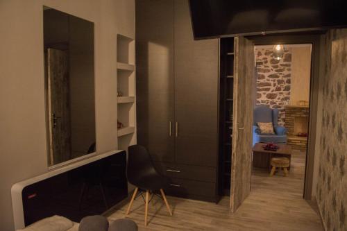 ΒΙΛΛΑ ΤΟ ΠΕΤΡΙΝΟ stone bild villa full equipmentにあるシーティングエリア