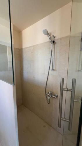 Bilik mandi di Poseidonia Luxury