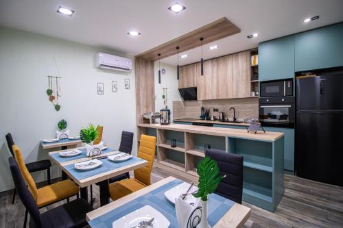Una cocina o zona de cocina en Hotel Tvisi Tbilisi