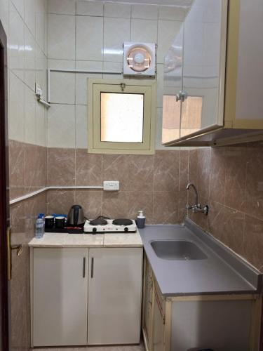 Dapur atau dapur kecil di سحاب الأندلس للشقق المخدومة ضبا Sahab Al Andalus for Served Apartments
