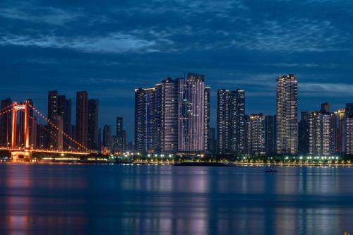 ホテルから撮影された、または一般的な武漢市の景色